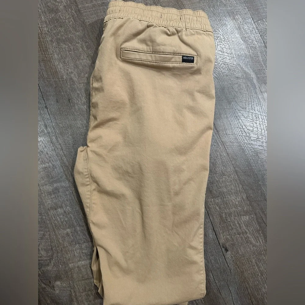 Hollister Men's Tan Joggers with Drawstring - Picture 3 of 5